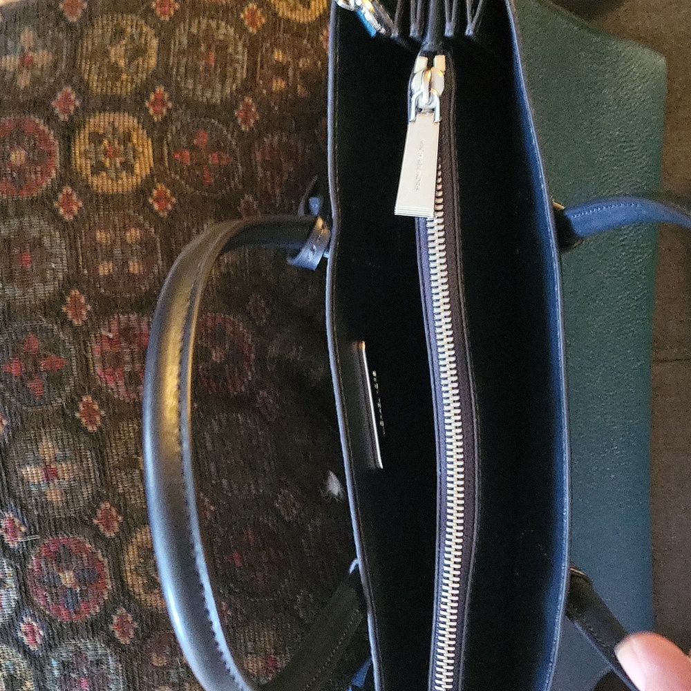 Micheal Kors Purse W/Wallet - Picture 4 of 9